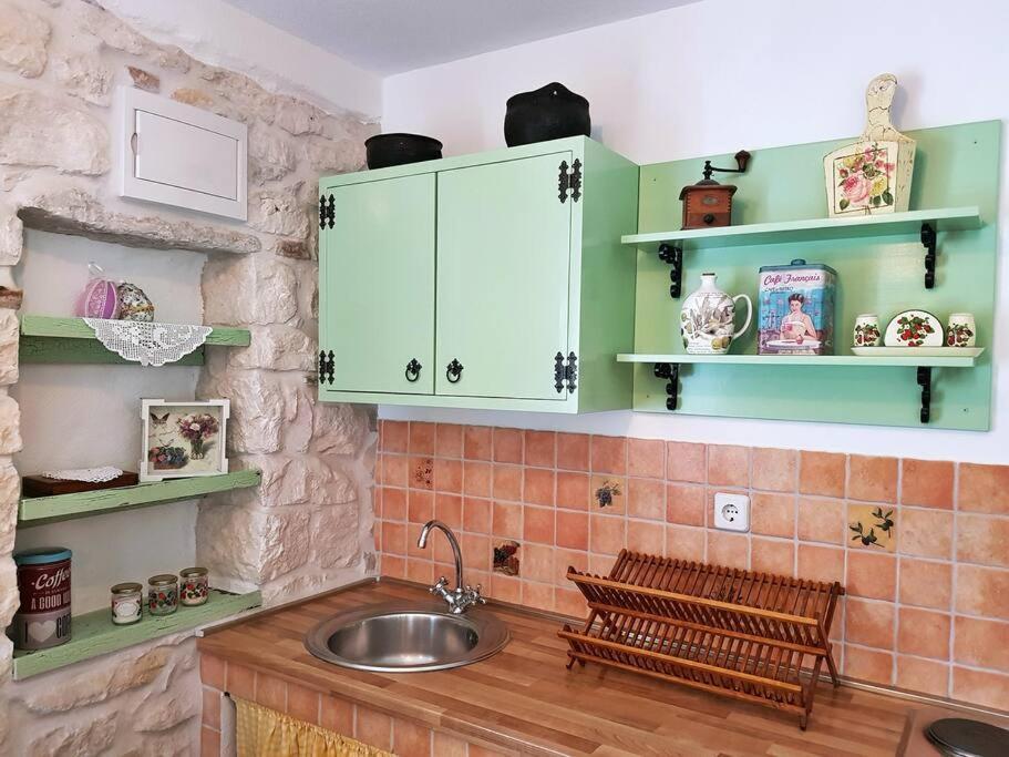 Vintage Stone House Eldo In Podaspilje, Omiš Esterno foto
