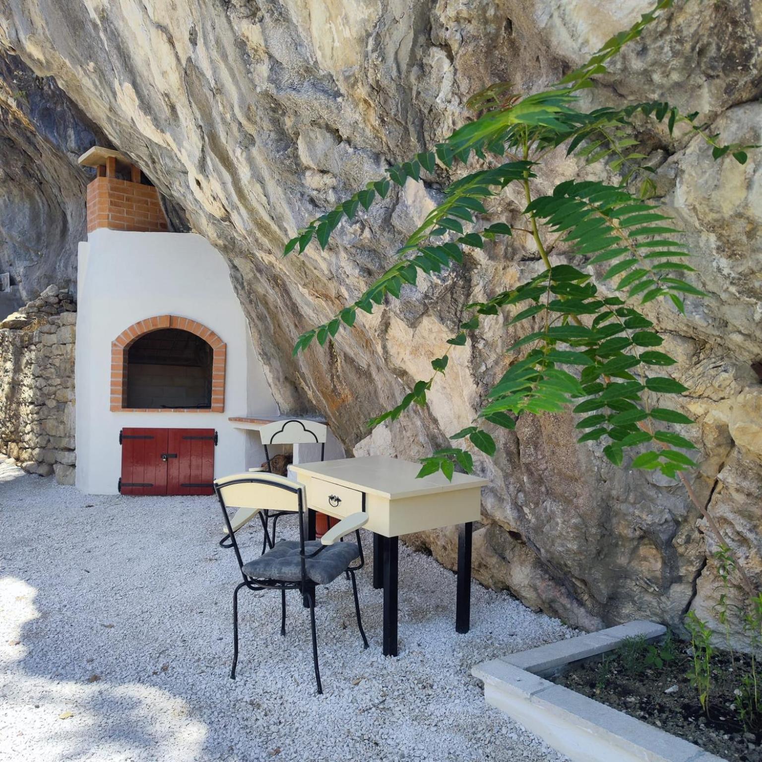 Vintage Stone House Eldo In Podaspilje, Omiš Esterno foto
